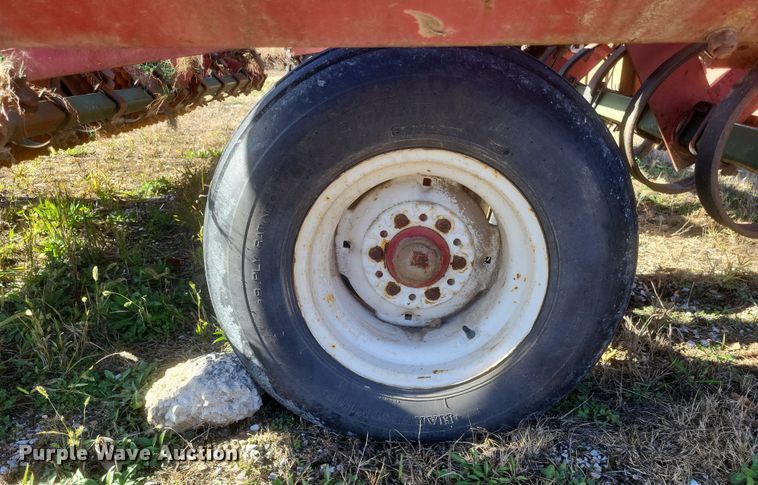 image for item DQ3806 Brillion cultipacker