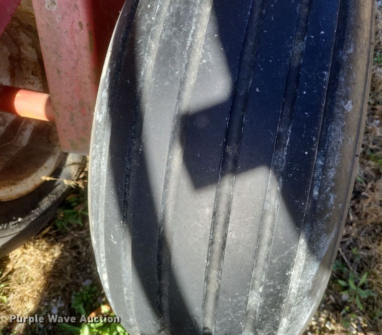 image for item DQ3806 Brillion cultipacker