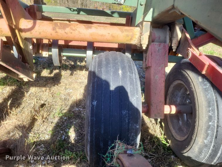 image for item DQ3806 Brillion cultipacker