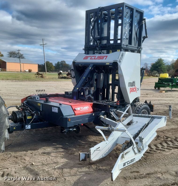 image for item DQ3817 2019 Arcusin Multipack C14 bale accumulator