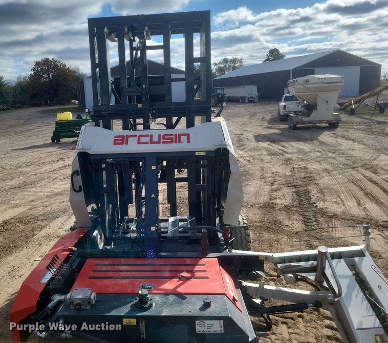 image for item DQ3817 2019 Arcusin Multipack C14 bale accumulator