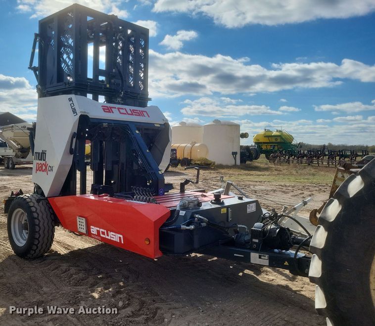 image for item DQ3817 2019 Arcusin Multipack C14 bale accumulator