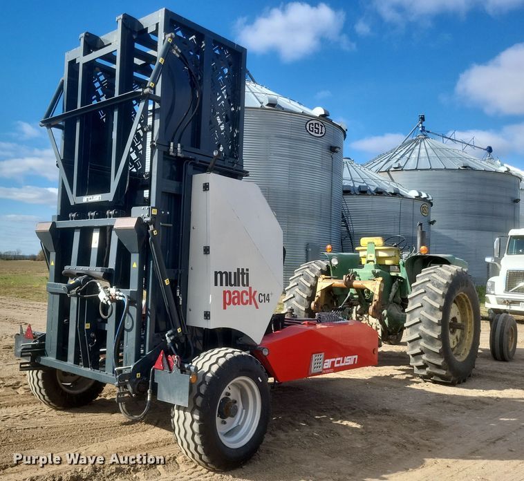 image for item DQ3817 2019 Arcusin Multipack C14 bale accumulator