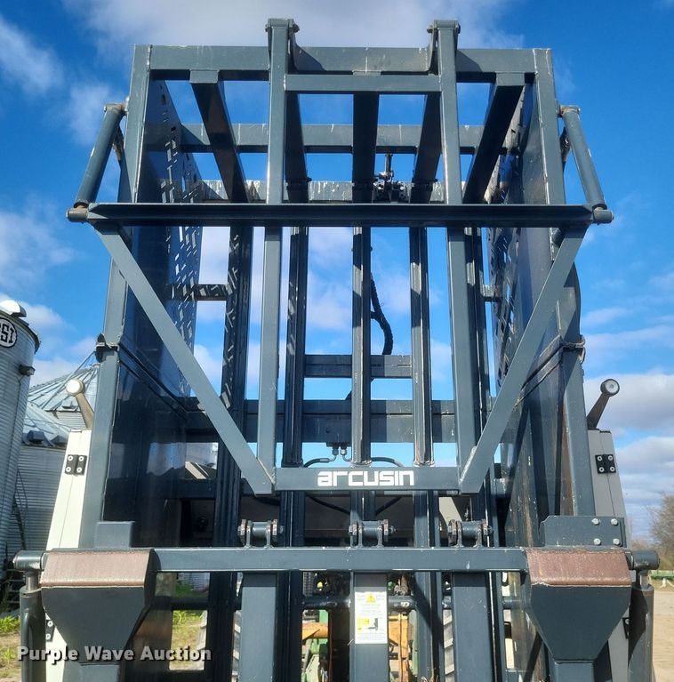 image for item DQ3817 2019 Arcusin Multipack C14 bale accumulator