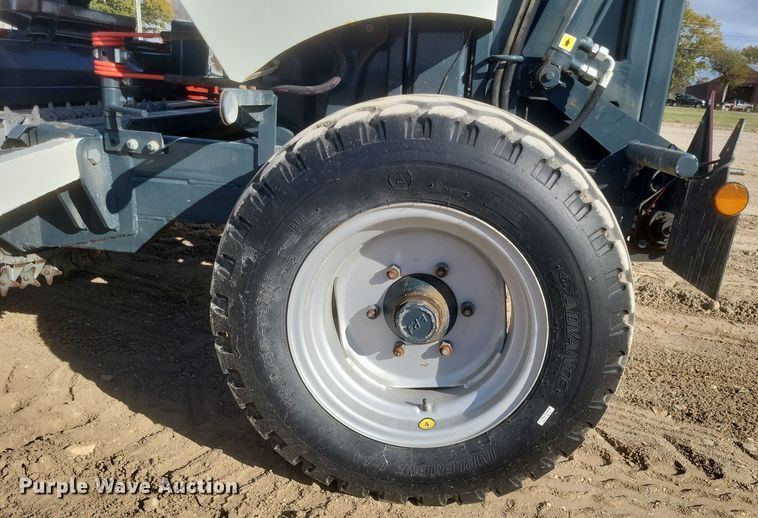 image for item DQ3817 2019 Arcusin Multipack C14 bale accumulator