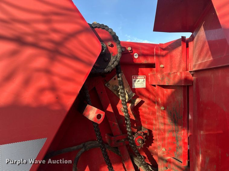 image for item DQ6521 Agco 4855 round baler