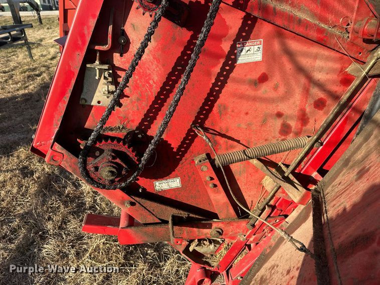 image for item DQ6521 Agco 4855 round baler