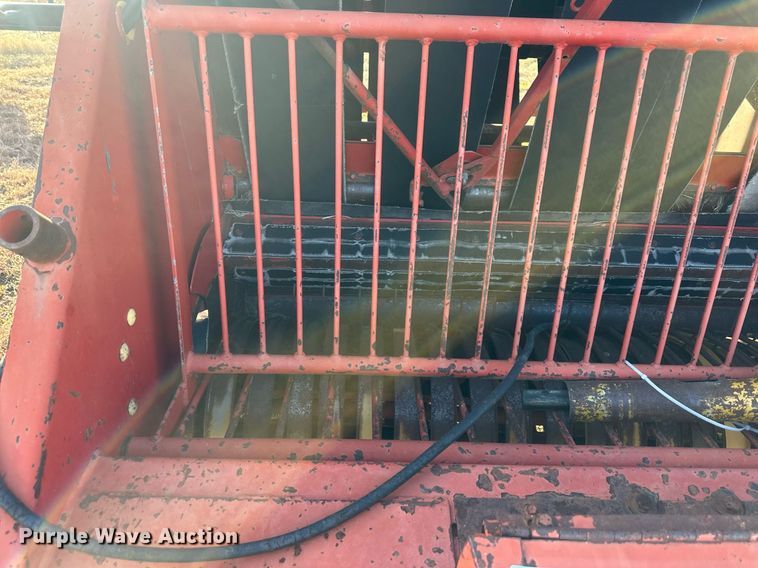 image for item DQ6522 Massey Ferguson 1560 round baler