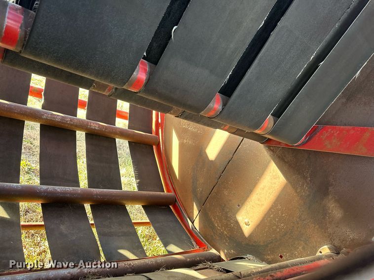 image for item DQ6522 Massey Ferguson 1560 round baler