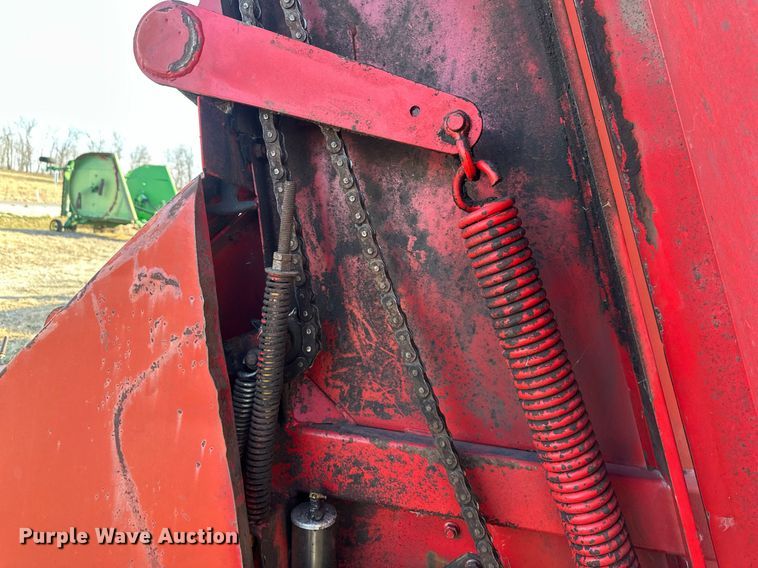 image for item DQ6522 Massey Ferguson 1560 round baler