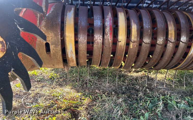 image for item DQ6522 Massey Ferguson 1560 round baler