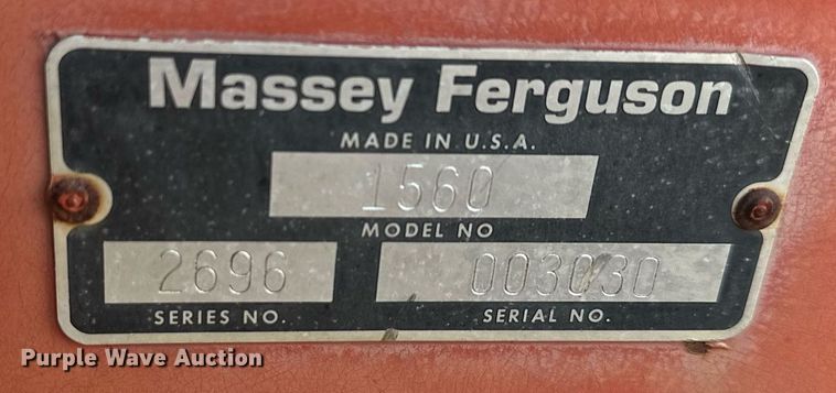 image for item DQ6522 Massey Ferguson 1560 round baler