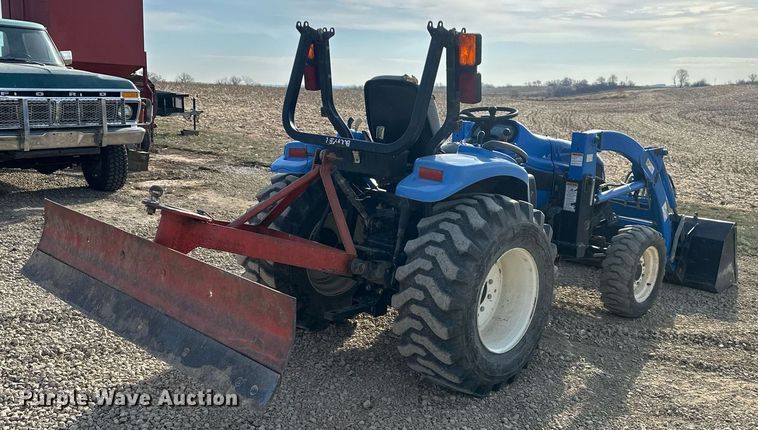 image for item DQ6527 New Holland TC34DA HST MFWD tractor