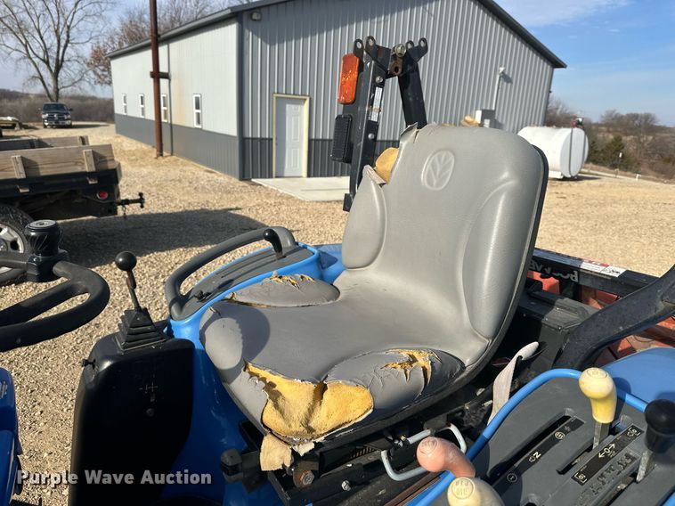 image for item DQ6527 New Holland TC34DA HST MFWD tractor