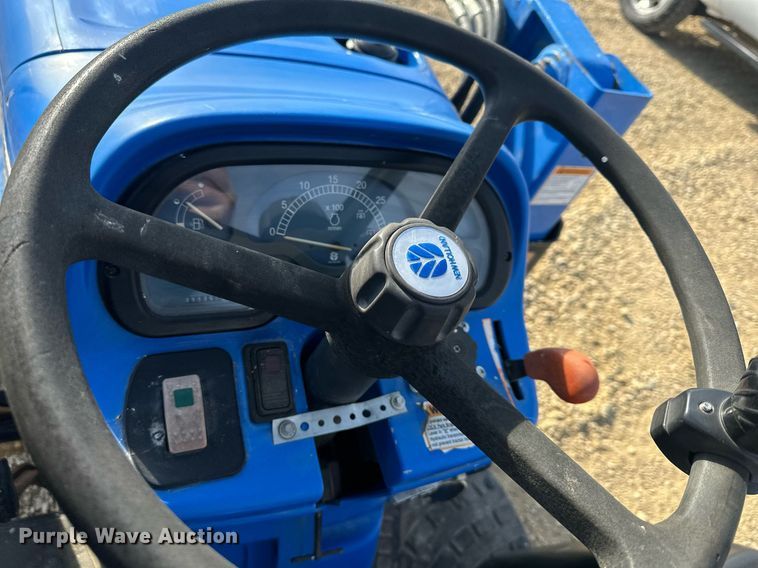 image for item DQ6527 New Holland TC34DA HST MFWD tractor