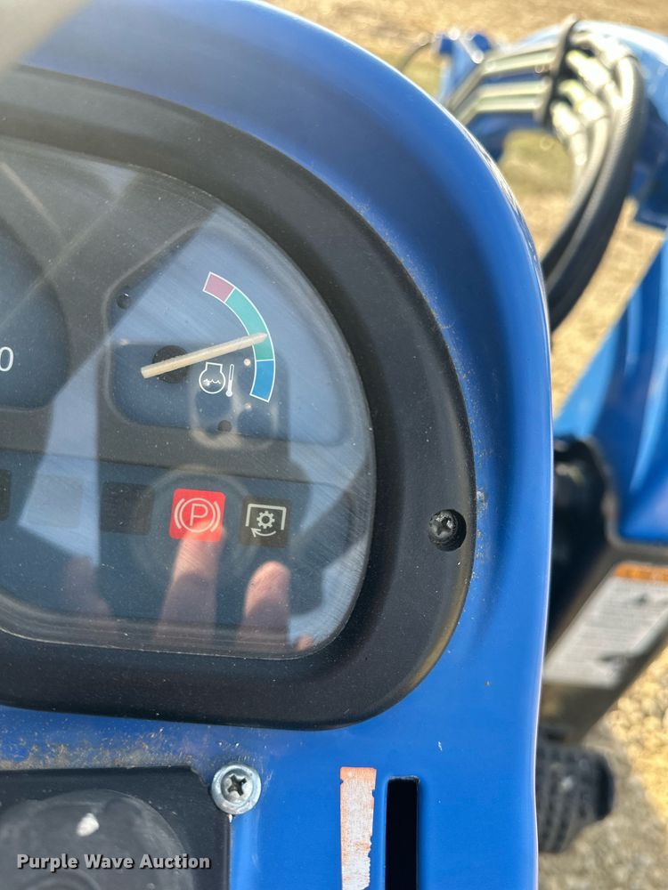 image for item DQ6527 New Holland TC34DA HST MFWD tractor