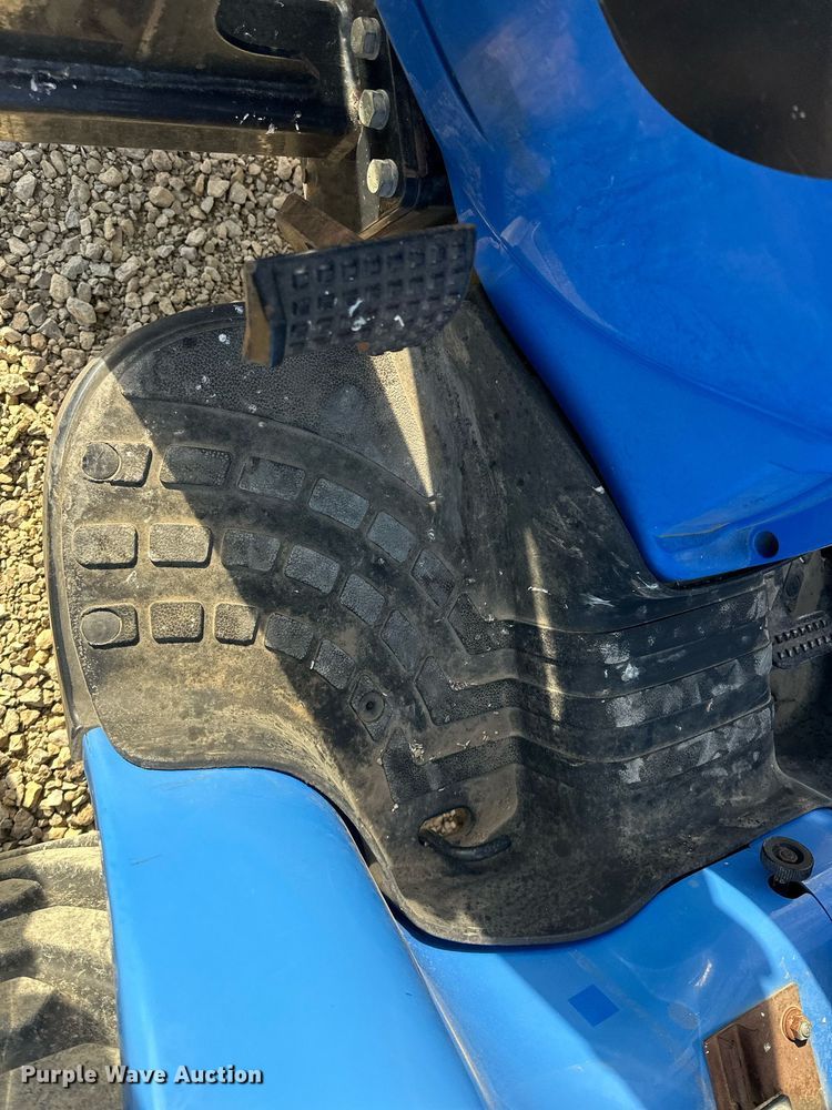 image for item DQ6527 New Holland TC34DA HST MFWD tractor