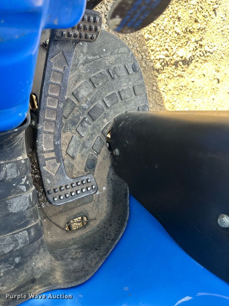 image for item DQ6527 New Holland TC34DA HST MFWD tractor