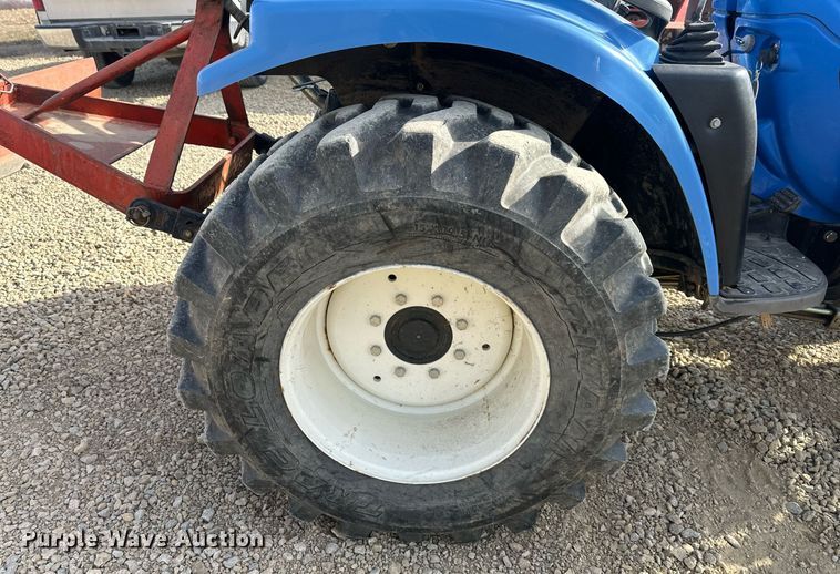 image for item DQ6527 New Holland TC34DA HST MFWD tractor