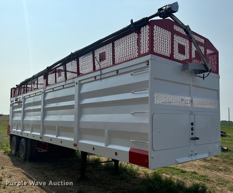 image for item DQ6881 2016 Industrias Met Gri silage trailer