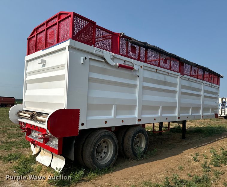 image for item DQ6881 2016 Industrias Met Gri silage trailer