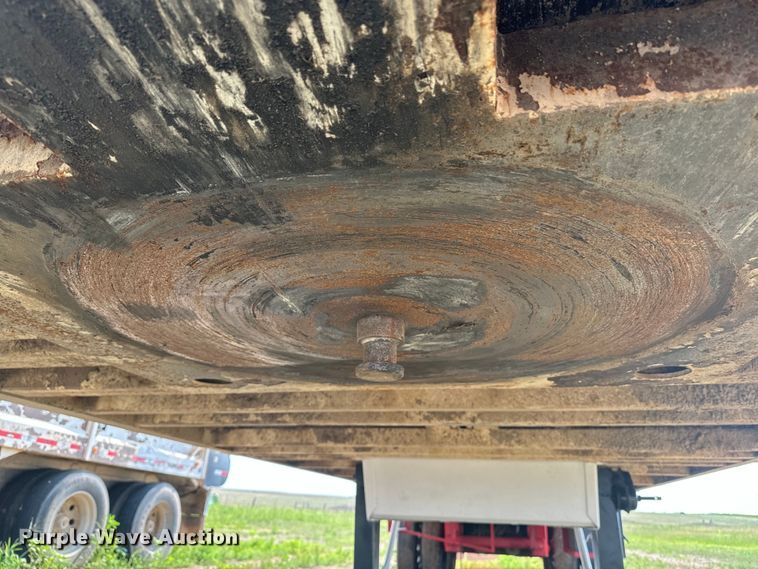 image for item DQ6881 2016 Industrias Met Gri silage trailer