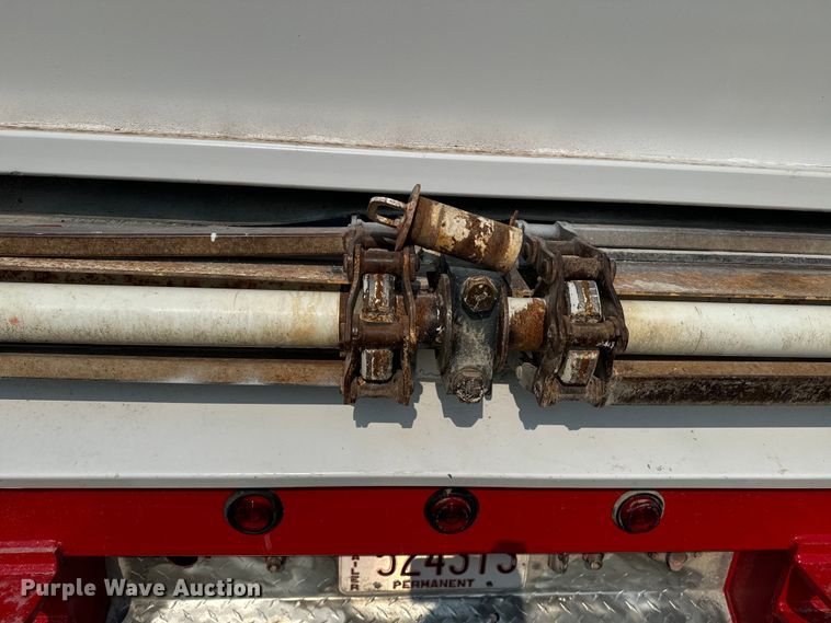 image for item DQ6881 2016 Industrias Met Gri silage trailer