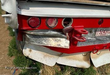 image for item DQ6881 2016 Industrias Met Gri silage trailer