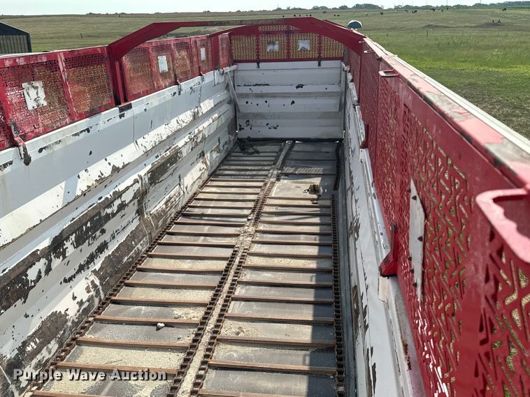 image for item DQ6881 2016 Industrias Met Gri silage trailer