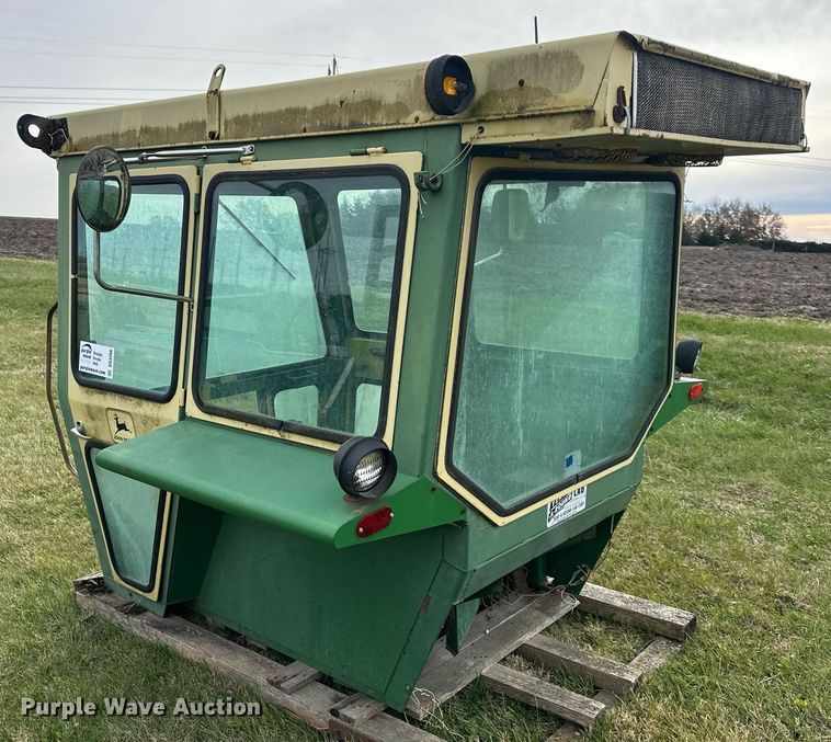 image for item DS3266 John Deere 4620  cab