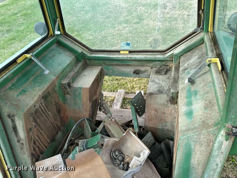 image for item DS3266 John Deere 4620  cab