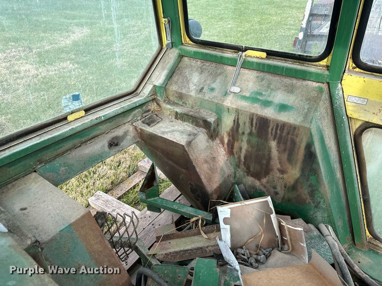 image for item DS3266 John Deere 4620  cab