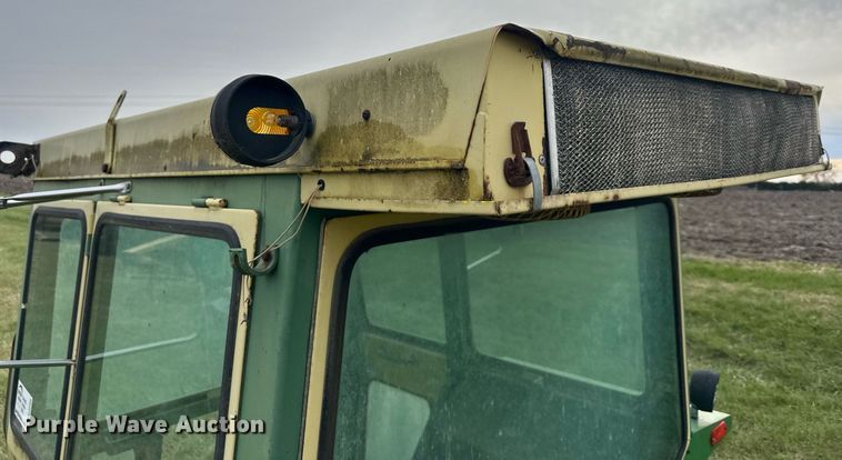 image for item DS3266 John Deere 4620  cab