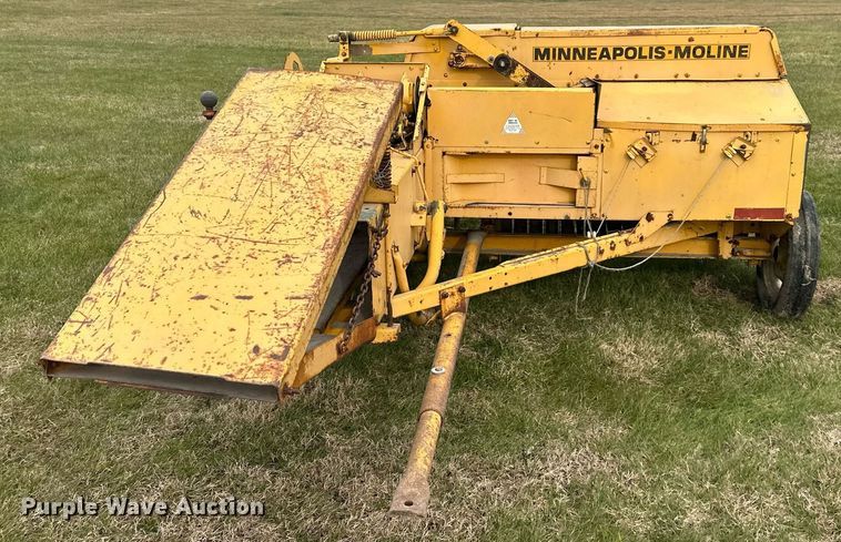 image for item DS3268 Minneapolis-Moline 1520 small square baler