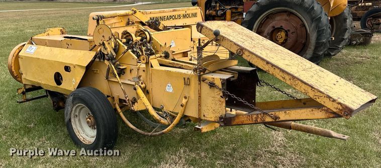 image for item DS3268 Minneapolis-Moline 1520 small square baler