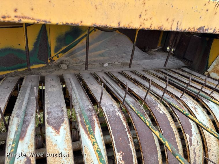 image for item DS3268 Minneapolis-Moline 1520 small square baler