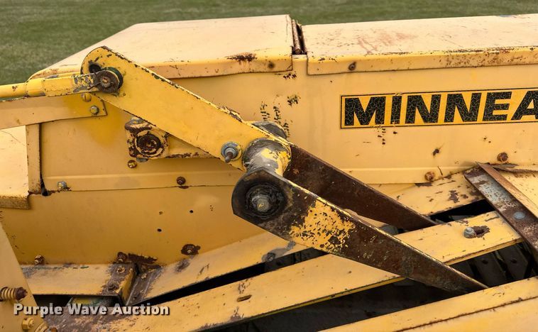 image for item DS3268 Minneapolis-Moline 1520 small square baler