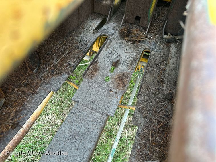 image for item DS3268 Minneapolis-Moline 1520 small square baler