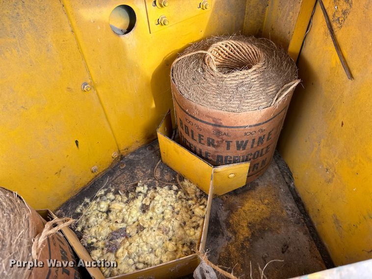 image for item DS3268 Minneapolis-Moline 1520 small square baler