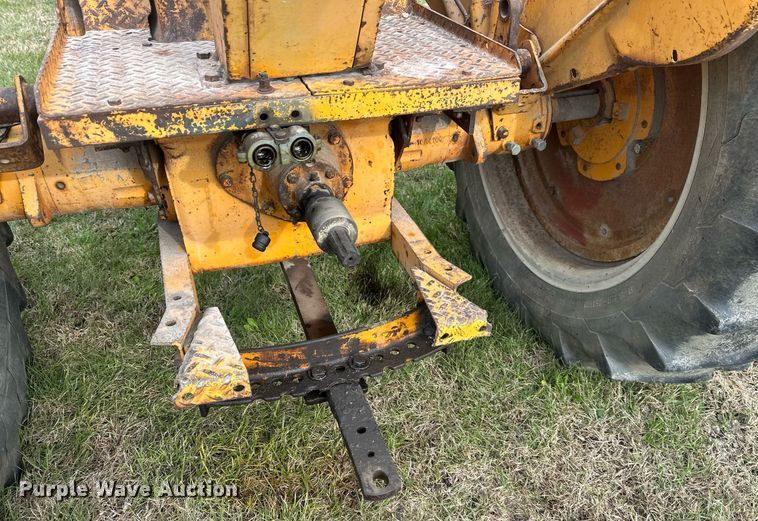 image for item DS3269 Minneapolis-Moline UB tractor