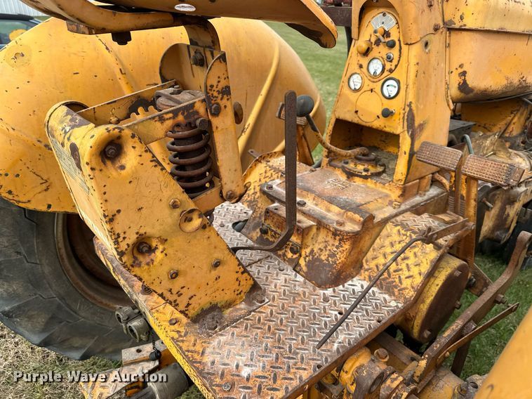image for item DS3269 Minneapolis-Moline UB tractor