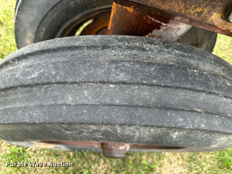 image for item DS3269 Minneapolis-Moline UB tractor