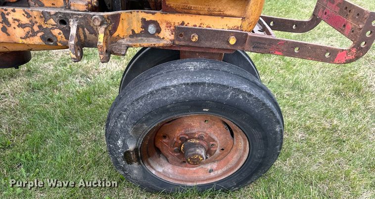 image for item DS3269 Minneapolis-Moline UB tractor