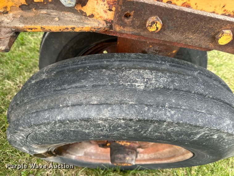 image for item DS3269 Minneapolis-Moline UB tractor