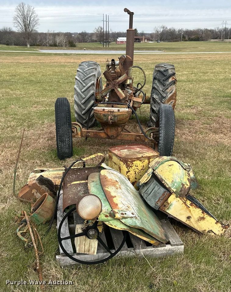 image for item DS3271 Oliver Industrial 88 tractor