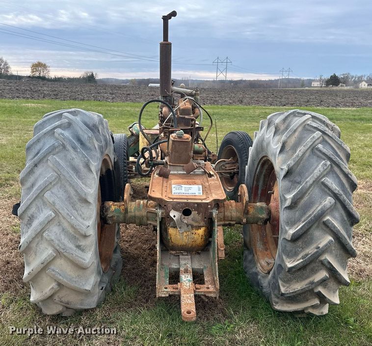 image for item DS3271 Oliver Industrial 88 tractor