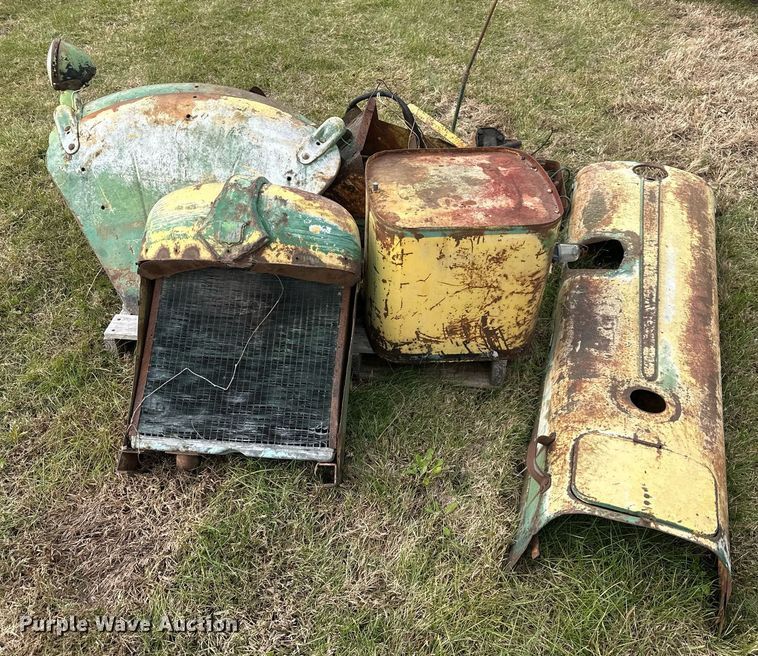 image for item DS3271 Oliver Industrial 88 tractor