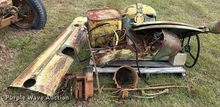 image for item DS3271 Oliver Industrial 88 tractor