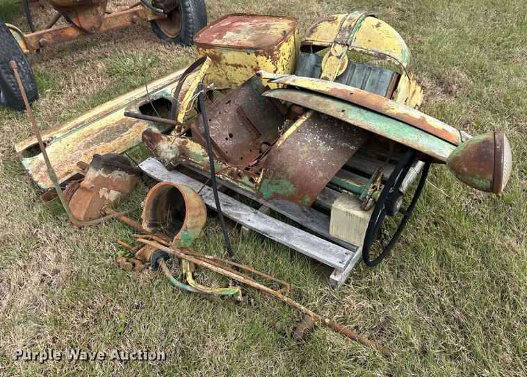 image for item DS3271 Oliver Industrial 88 tractor