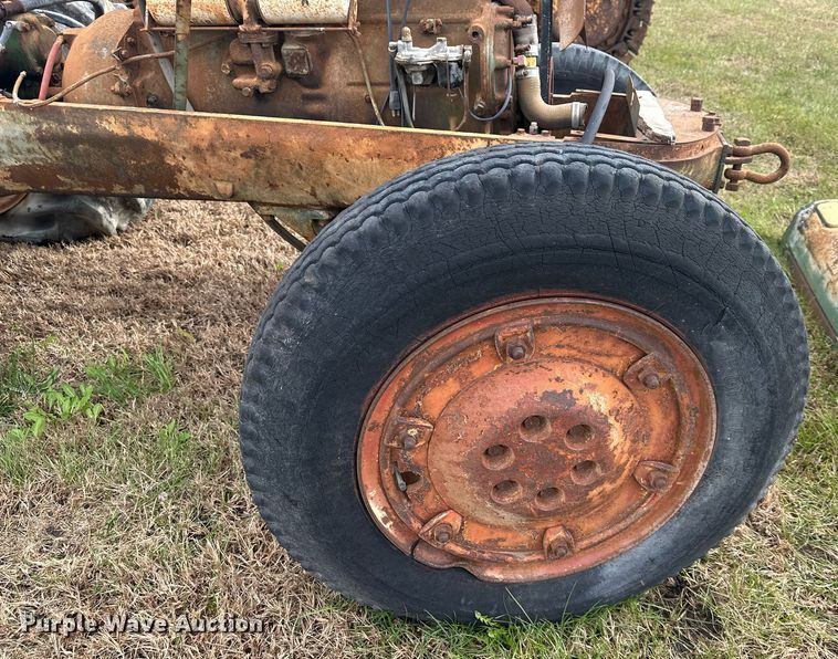 image for item DS3271 Oliver Industrial 88 tractor